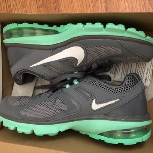 Nike Dual Fusion Mint/Grey Sneaker - Size 5